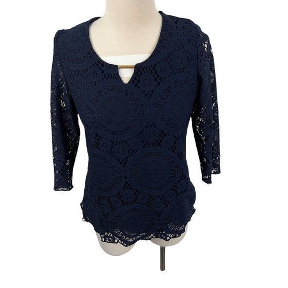 🌿4/$35🌿 BROCHURE Navy Blue Scoop Neck‎ Lace 3/4 Sleeve Blouse - Picture 7 of 7